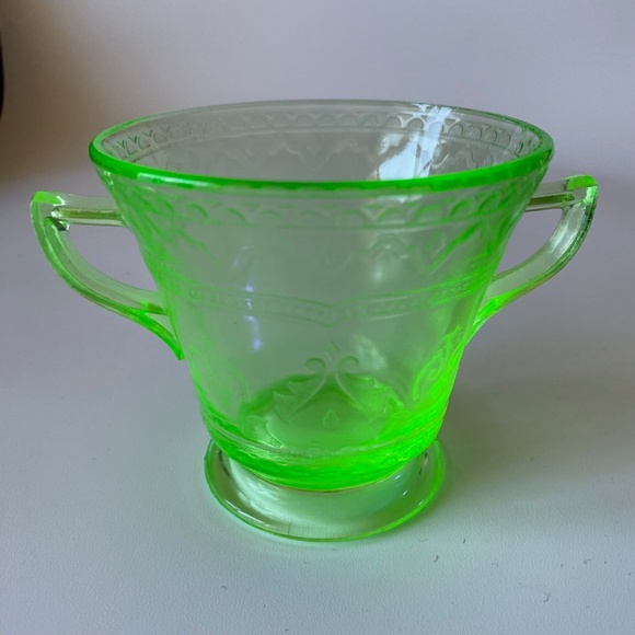 Vintage Uranium Glass Sugar Bowl: Spode Pattern, Glowing Depression Glass - Picture 6 of 10